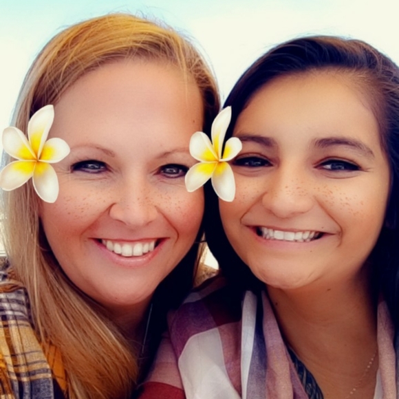 Meet your Posher, Amber - Picture 2 of 5